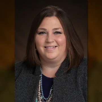 Headshot of 劳伦·汉娜