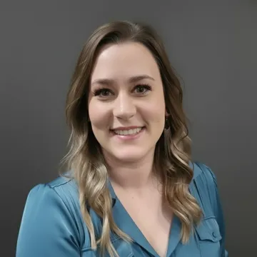 Headshot of Lesley Jones