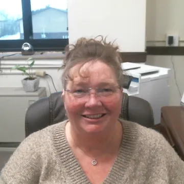 Headshot of Cathy Sweem