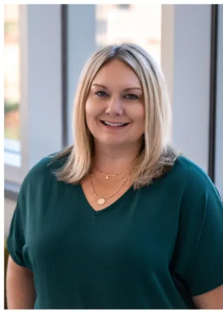 Janet Sundquist - Advisor for undergraduate business students with last names starting with U through Z