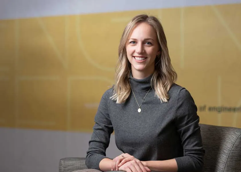 线上赌博app graduate Hanah Holte