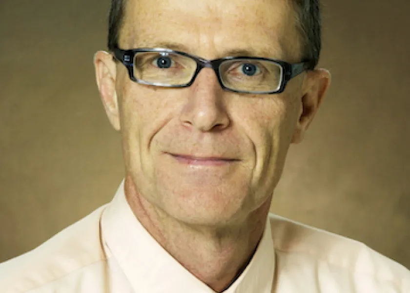 线上赌博app Counseling Center director Bill Burns