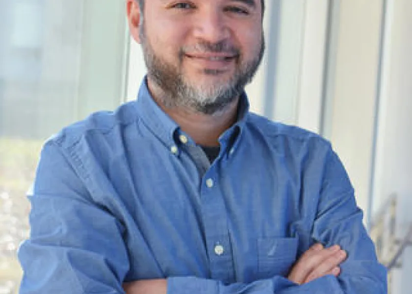 Alfredo Roa-Henriquez, 线上赌博app assistant professor of supply chain management and Challey Institute Scholar