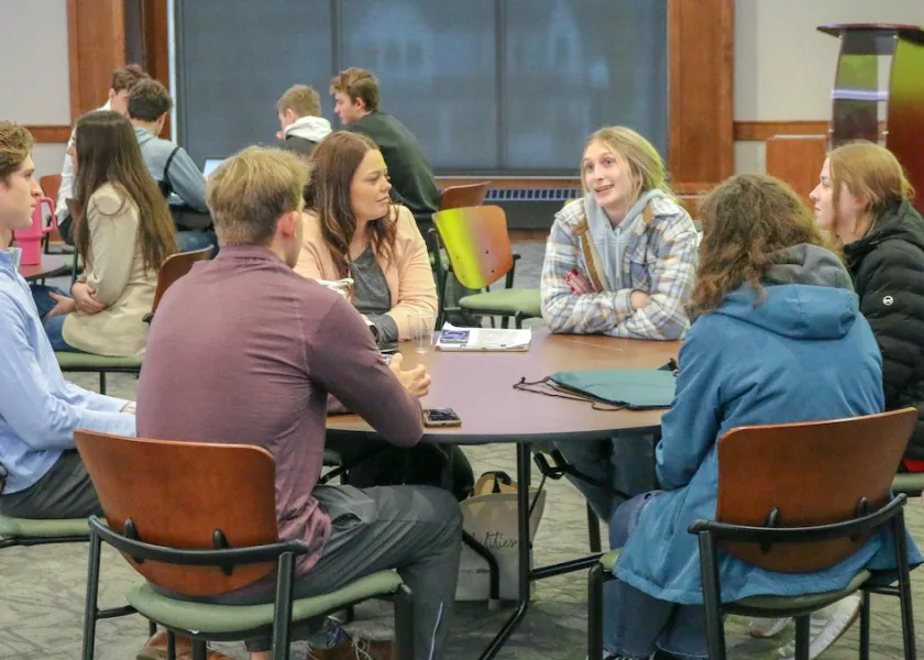 A photo of Northern Cass High School students visiting 线上赌博app