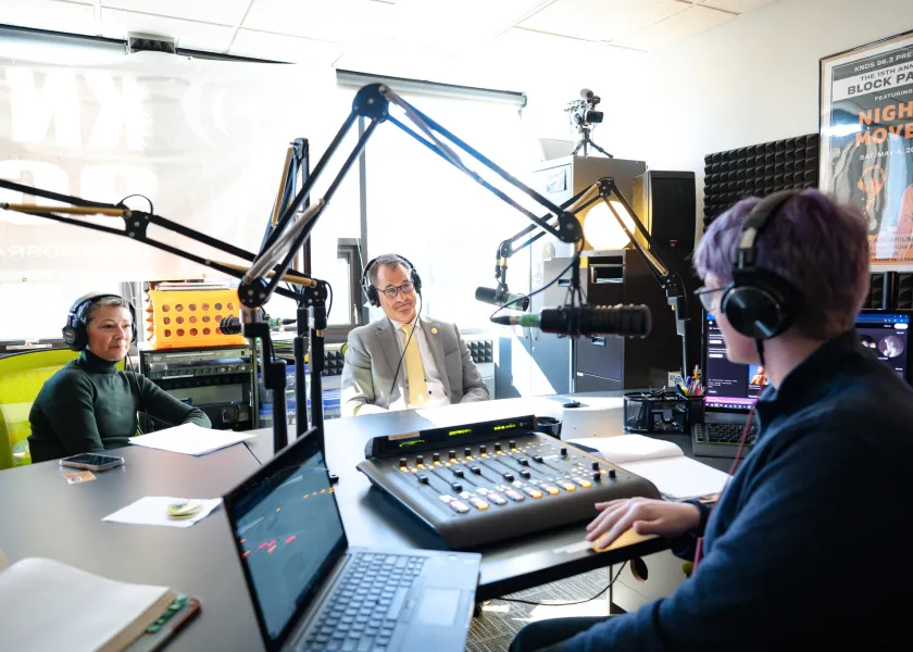 线上赌博app President Cook and his wife Kate on KNDS's podcast