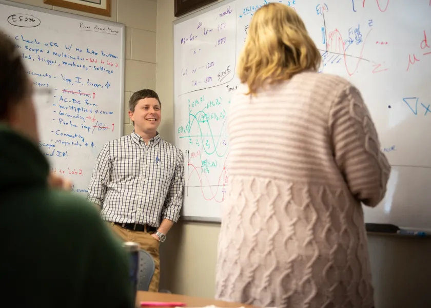 Ben Braaten, chair of the 线上赌博app electrical and computer engineering department