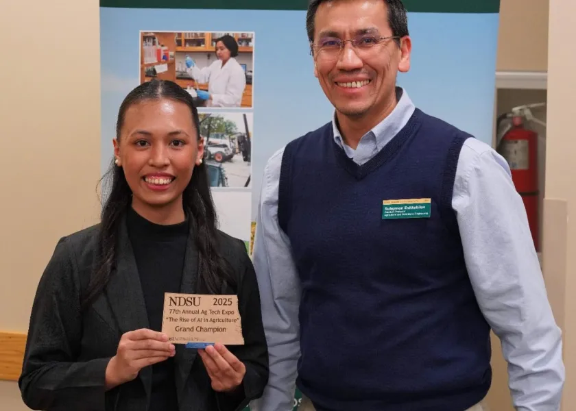 线上赌博app sophomore Joanna Daniella Fajardo and her award at the 77th annual Agricultural Technology Exposition