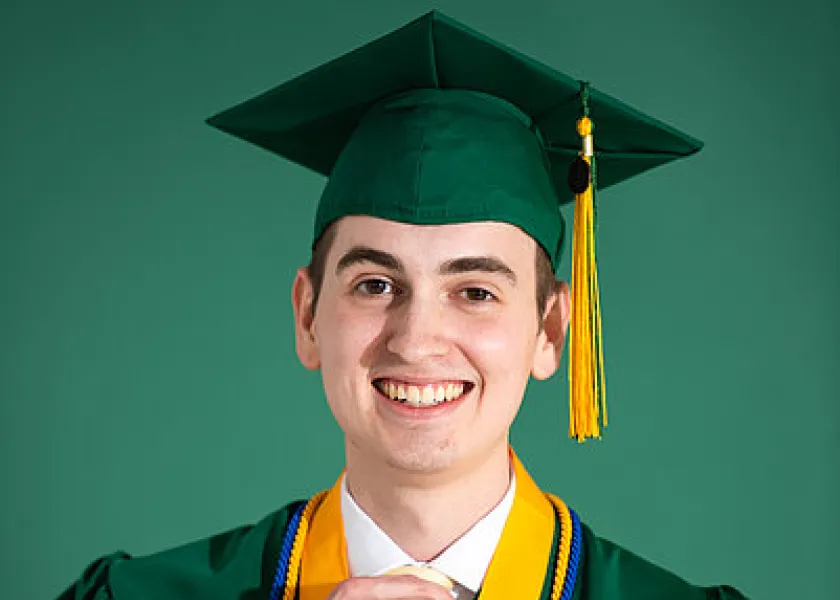 线上赌博app graduating senior Ian Monock