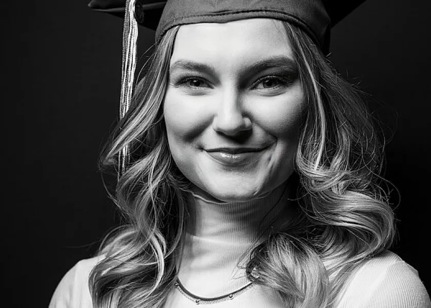 线上赌博app senior Haley Helmin