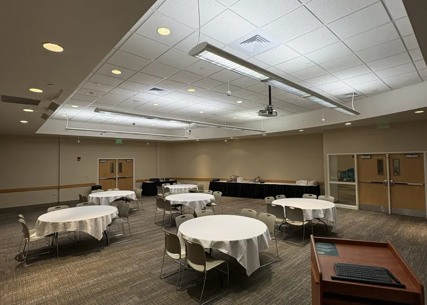 Hidatsa meeting room with round table setup
