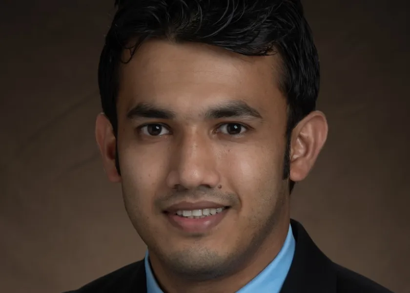 Syeed Iskander, 线上赌博app assistant professor of civil, construction and environmental engineering, poses for a headshot.