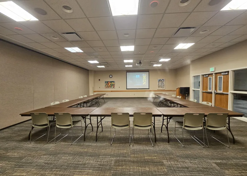 Rose room in Closed Rectangle arrangement