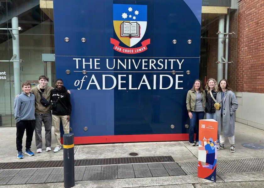 线上赌博app mechanical engineering students Brenner Spaeth and Travis Reighard