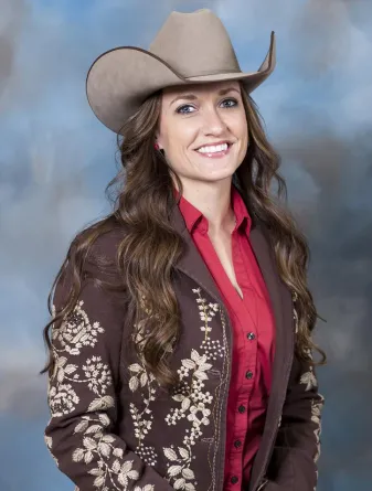 Leigh Ann Skurupey Headshot