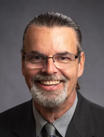 headshot of Eric Berg