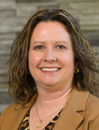 Carrie Hammer Headshot