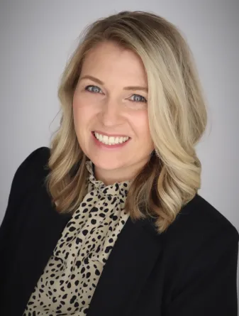 Taya Spelhaug Headshot