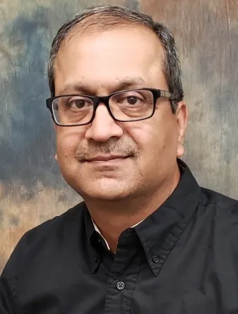 Kartheek-Karna-Headshot