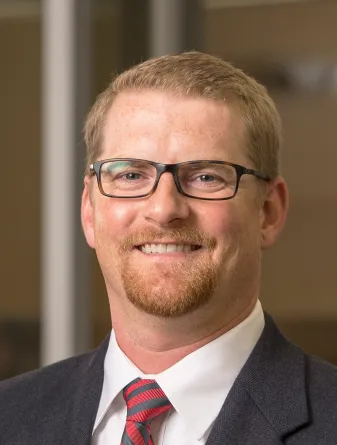 Professional headshot photo of Seth Lynne.