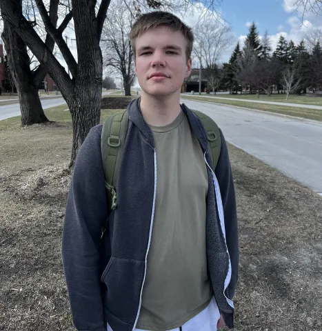 线上赌博app student Ethan Renwick