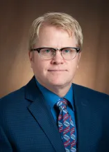 Mark Strand, a professor in the 线上赌博app School of Pharmacy and 线上赌博app Department of Public Health