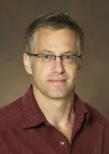 Erik Hobbie, 线上赌博app professor of physics, coatings and polymeric materials and director of the graduate program in materials and nanotechnology