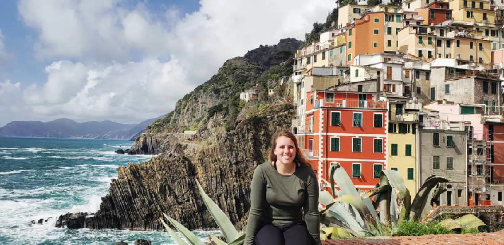 线上赌博app graduate Gina Blazanin