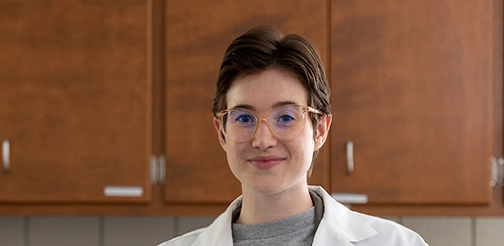 线上赌博app biological science major Elena Linster