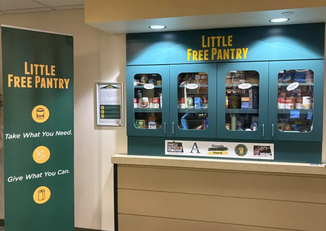 Little Free Pantry in 线上赌博app Memorial Union