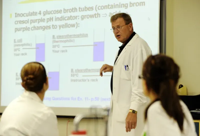 Instructor Tom Gustad teaching students