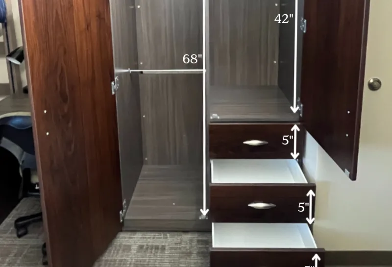 Closet in Churchill with dimensions
