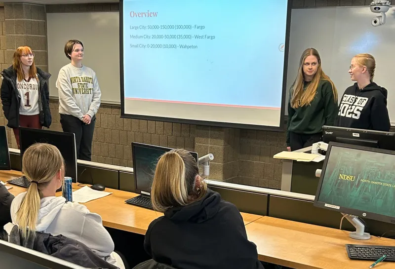 A group of juniors and seniors from Northern Cass high school at 线上赌博app to work alongside faculty and 线上赌博app students. 