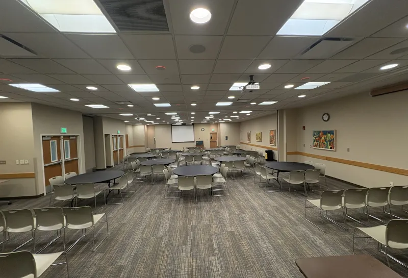 Prairie Rose with round table setup