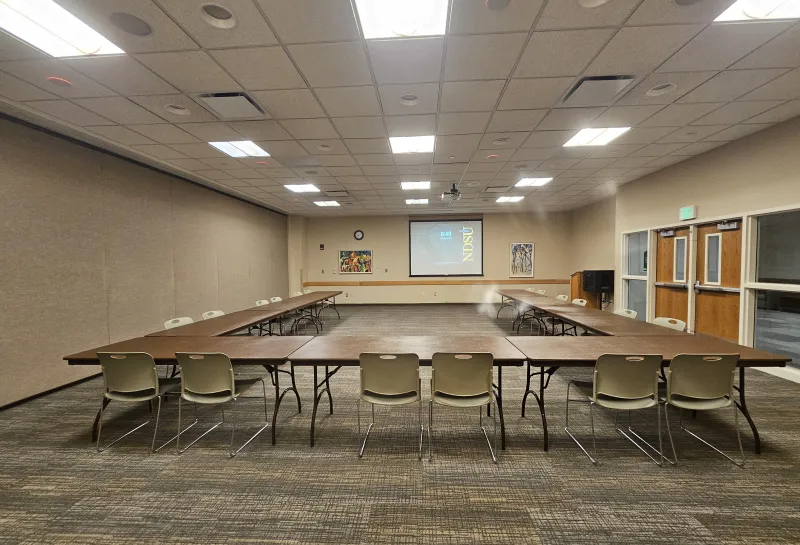 Rose room in Closed Rectangle arrangement