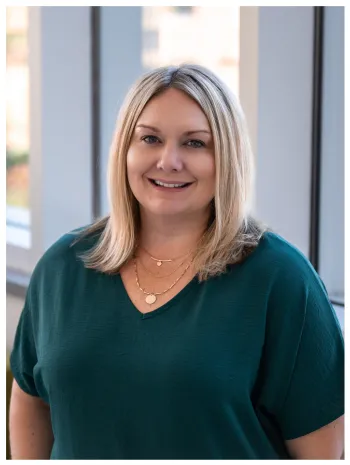 Janet Sundquist - Advisor for undergraduate business students with last names starting with U through Z